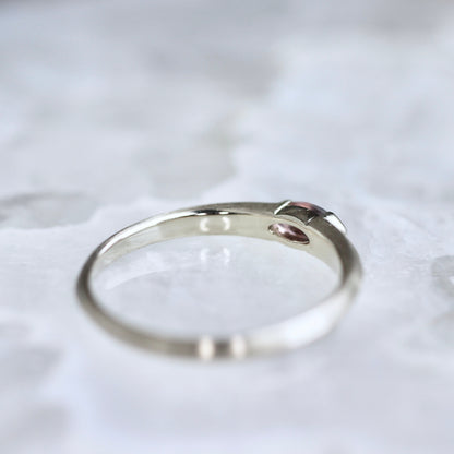 バイカラートルマリン 0.22ct マーキスカット K10WG リング 【MJ2456】