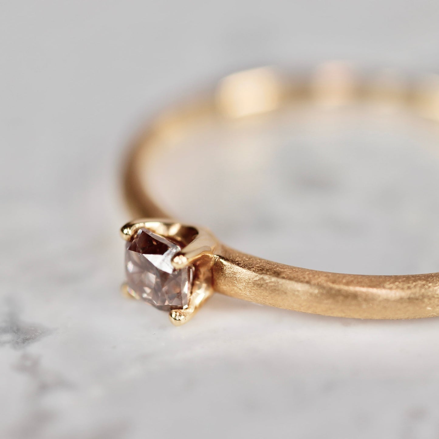 ピンクブラウンダイヤモンド 0.17ct K18PG クッションカット ４本爪(立て爪)×プレーンアーム(マット)
【MJ2836】