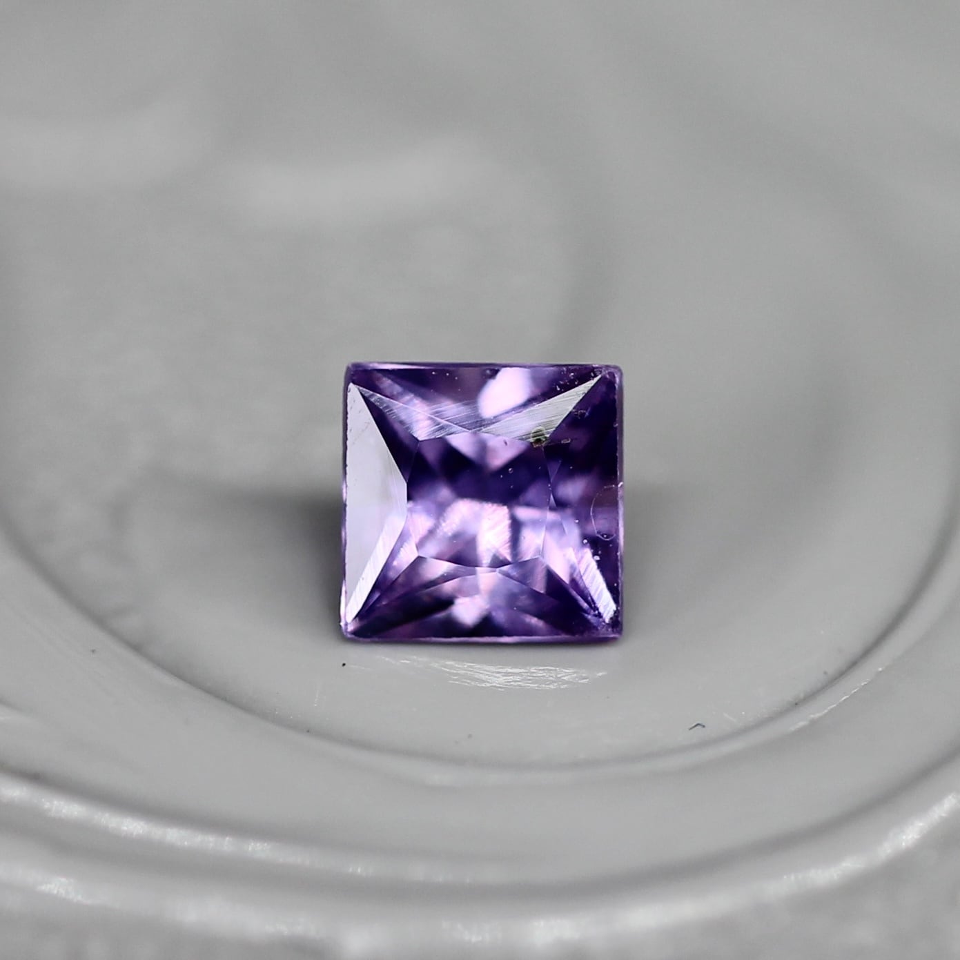 サファイア 0.22ct スクエアカット 3.3mm×3.3mm×2.4mm【MJ2688】
