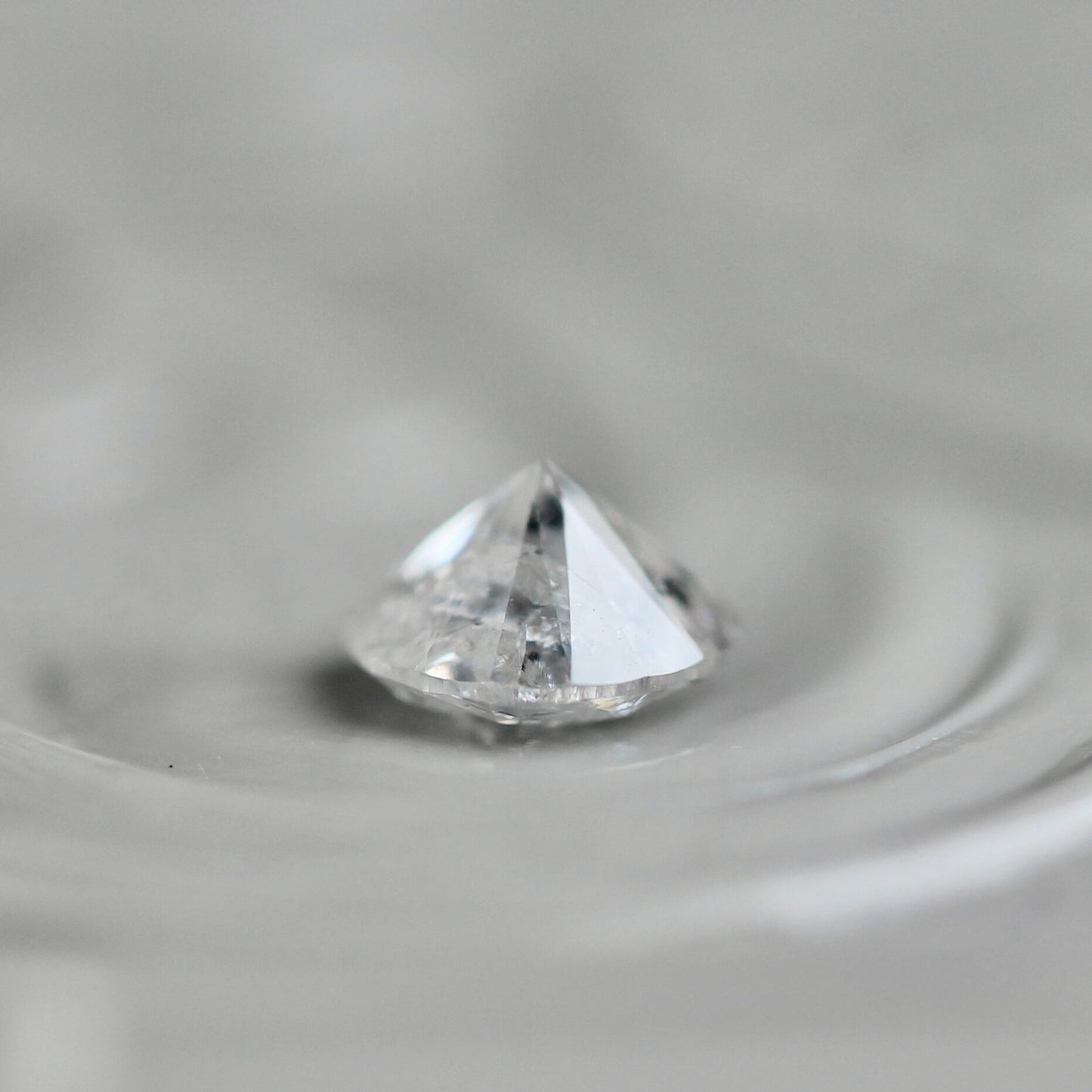 ソルトアンドペッパーダイヤモンド 0.24ct 3.8mm 【MJ2440】