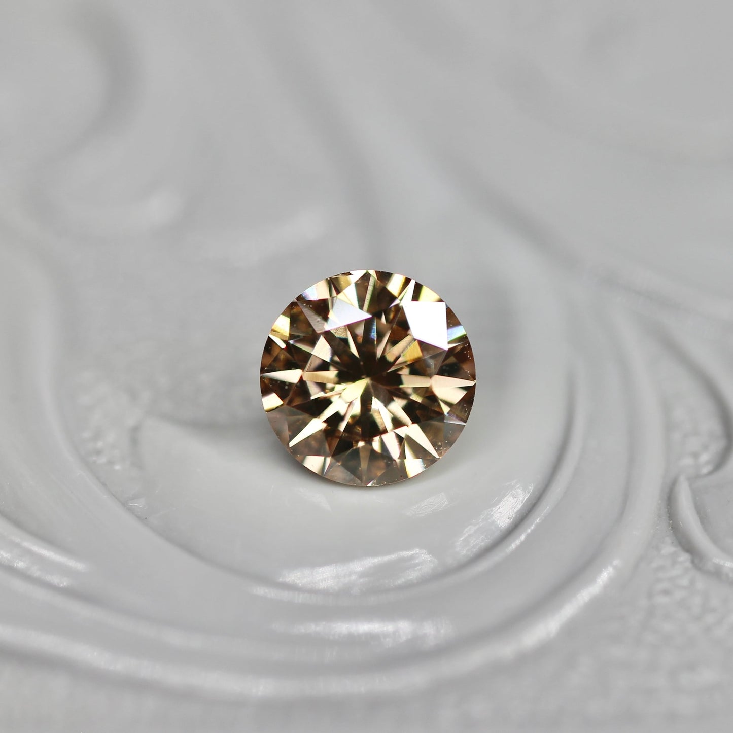 ショコラブラウンダイヤモンド 0.438ct ラウンドブリリアントカット 4.8mm×4.8mm×3.0mm【MJ2681】