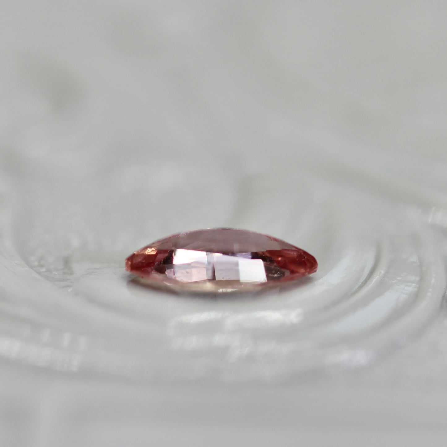 パパラチアサファイア 0.25ct マーキスカット 5.9mm×3.0mm×1.7mm ソーティング付き【MJ2744】