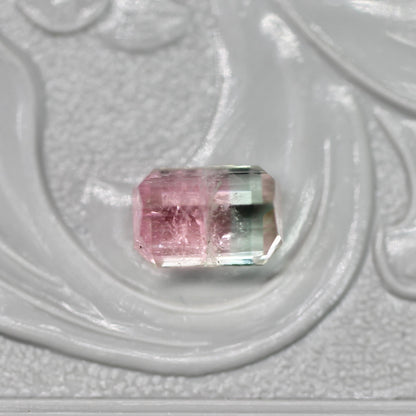 バイカラートルマリン 0.80ct エメラルドカット 6.2mm×4.2mm×3.7mm【MJ2669】