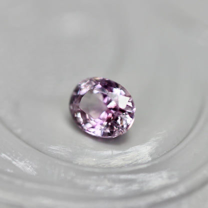 バイカラーサファイア 0.21ct オーバルカット 3.8mm×3mm 【MJ2463】