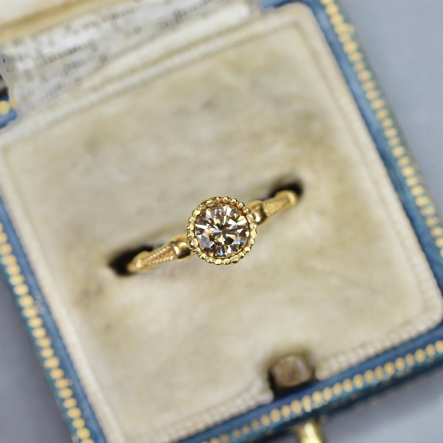 ショコラブラウンダイヤモンド 0.438ct ラウンドブリリアントカット 4.8mm×4.8mm×3.0mm【MJ2681】