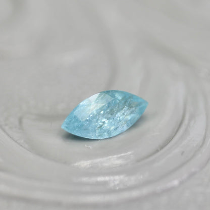 パライバトルマリン モザンビーク産 0.19ct マーキスカット 5.6mm×2.7mm×2.1mm【MJ2741】