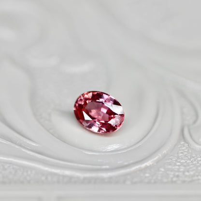オーバルカット パパラチアサファイア 0.385ct  4.5mm×3.2mm×2.0mm ソーティング付き【MJ2580】