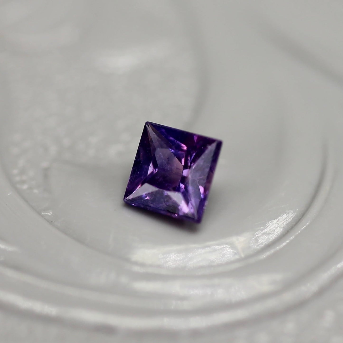 サファイア 0.19ct スクエアカット 3.1mm×3.1mm×2.2mm【MJ2691】