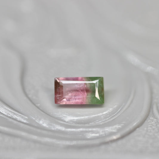 スクエアカット バイカラートルマリン 0.26ct  4.8mm×2.5mm×1.5mm【MJ2573】