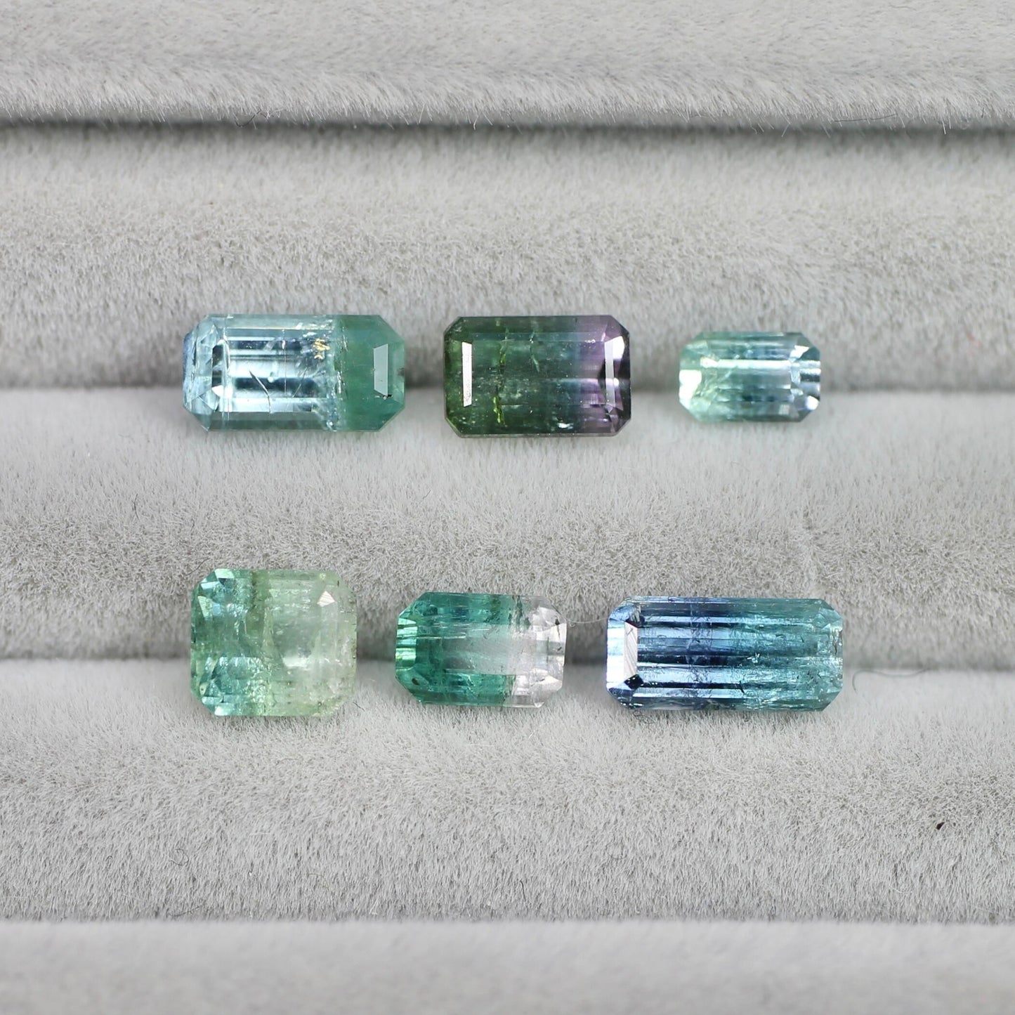 パーティーカラードトルマリン 0.63ct エメラルドカット 6.0mm×3.9mm×3.3mm【MJ2667】