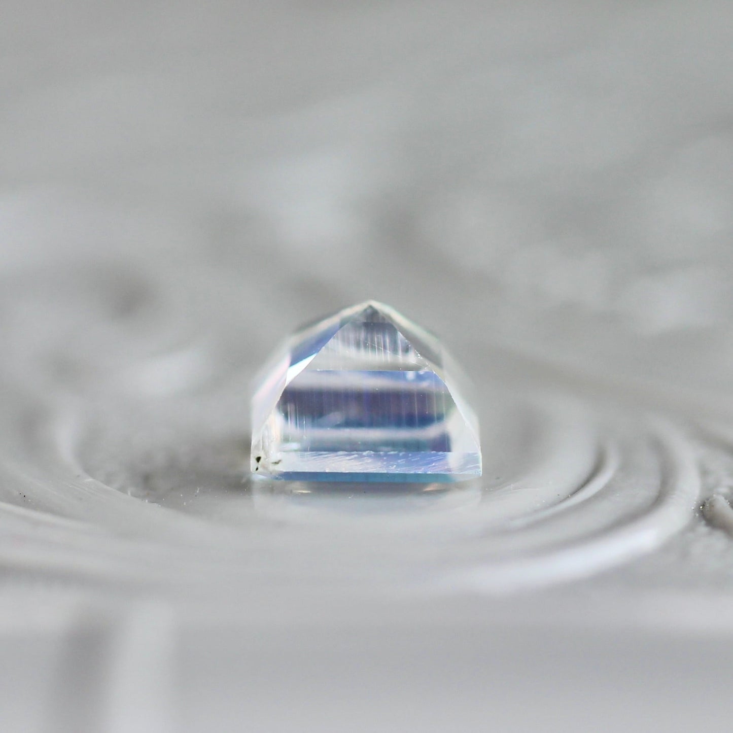 アンデシンラブラドライト 0.645ct 5×5mm マラウイ産 レインボームーンストーン 【MJ2450】