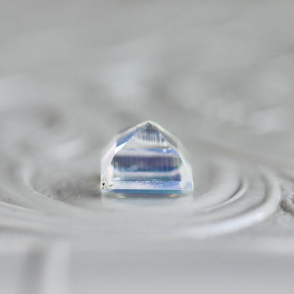 アンデシンラブラドライト 0.645ct 5×5mm マラウイ産 レインボームーンストーン 【MJ2450】