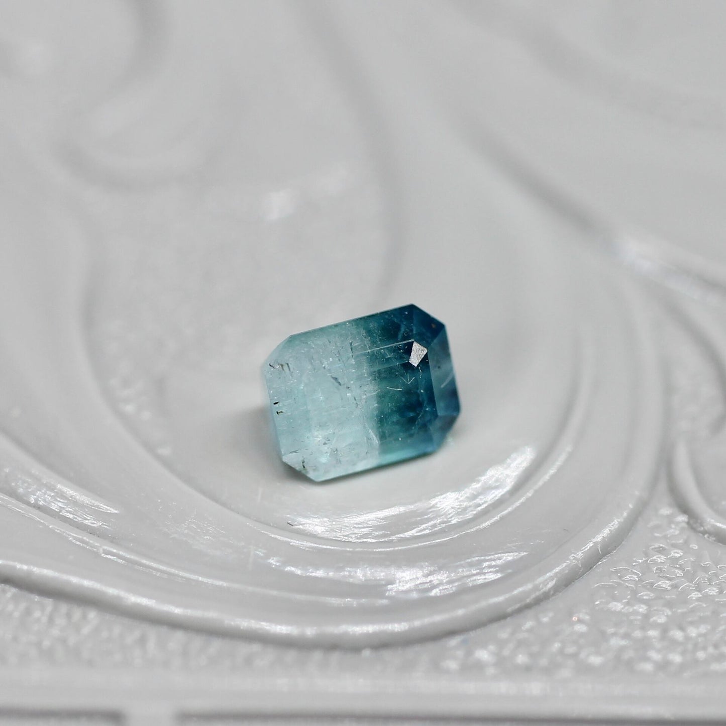 エメラルドカット バイカラートルマリン 0.40ct 4.1mm×3.1mm-2.6mm 【MJ2516】