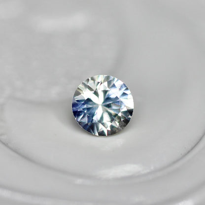 バイカラーサファイア 0.10ct ラウンドカット  2.9mm×2.9mm×2.0mm【MJ2553】