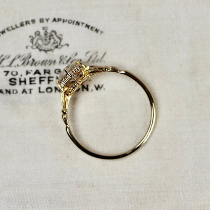 ホワイト系ダイヤモンド 0.56ct K10YG ラウンドブリリアントカット ミルフレーム×アンティークアーム【MJ2839】