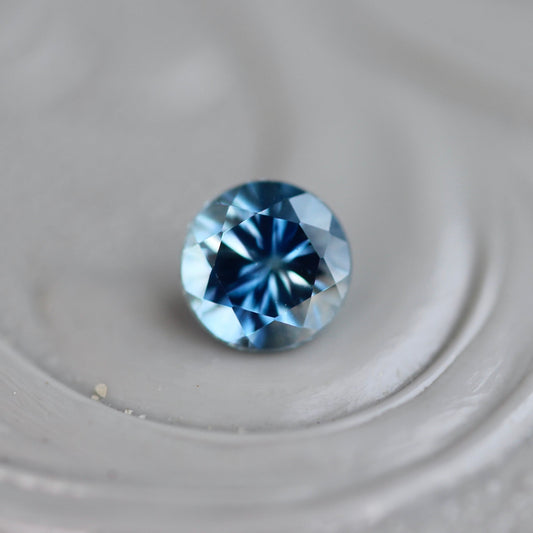 モンタナサファイア 0.27ct 3.7mm アメリカ・モンタナ州産 蘭 【MJ2425】