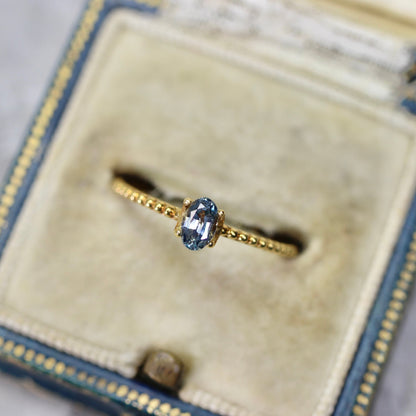 モンタナサファイア 0.32ct オーバルカット  4.7mm×2.9mm×2.0mm【MJ2732】