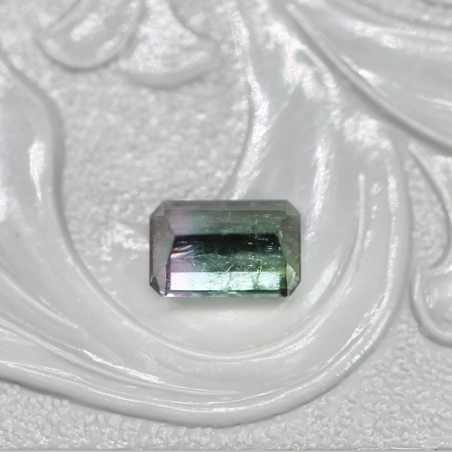 パーティーカラードトルマリン 0.63ct エメラルドカット 6.0mm×3.9mm×3.3mm【MJ2667】