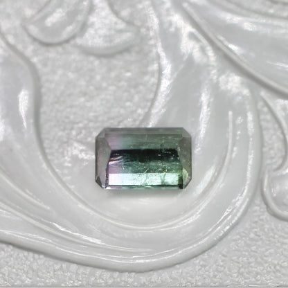 パーティーカラードトルマリン 0.63ct エメラルドカット 6.0mm×3.9mm×3.3mm【MJ2667】