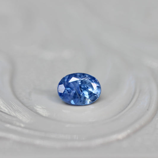 モンタナサファイア 0.22ct オーバルカット 3.6mm×2.6mm×1.9mm  【MJ2634】