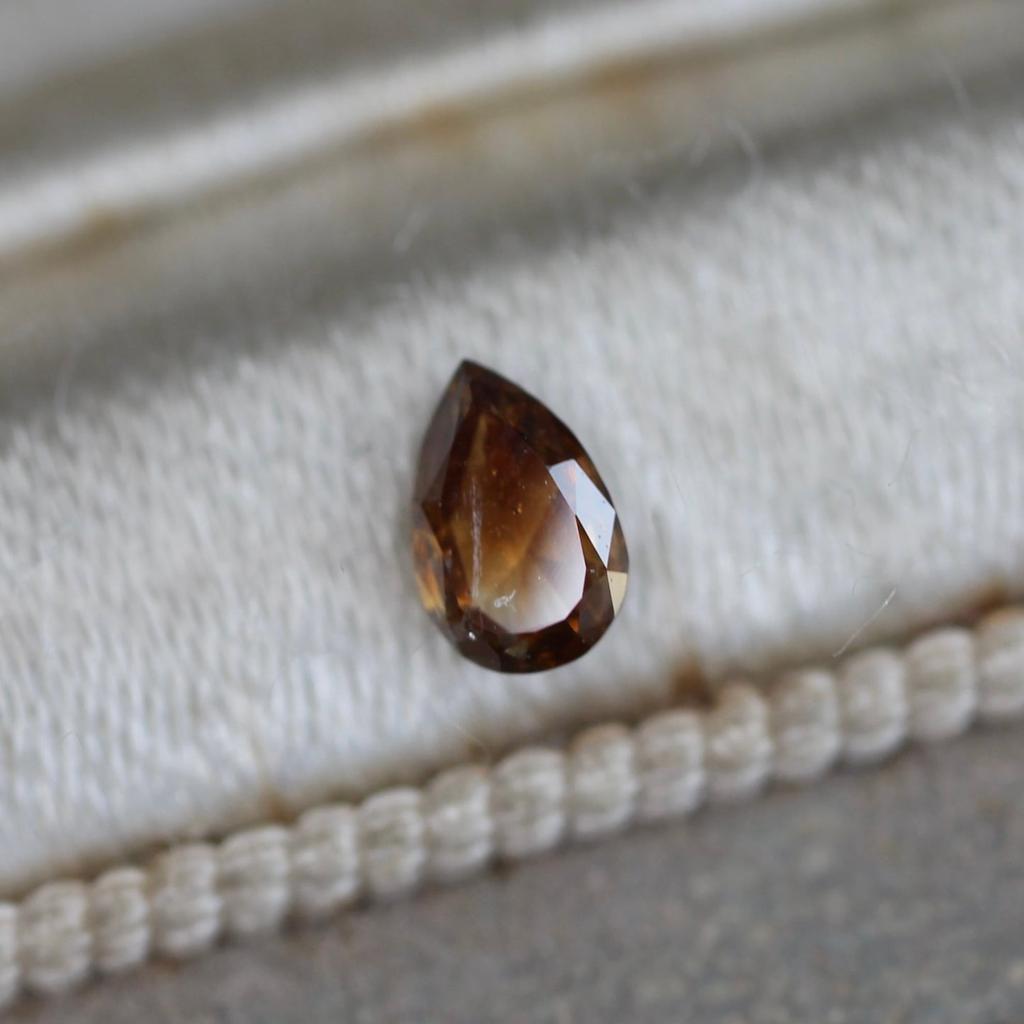 ペアシェイプカット ブラウンダイヤモンド 0.180ct 4.6mm×3.0mm-1.4mm 【MJ2481】