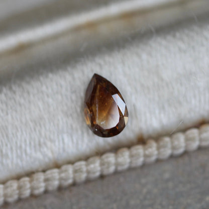 ペアシェイプカット ブラウンダイヤモンド 0.180ct 4.6mm×3.0mm-1.4mm 【MJ2481】