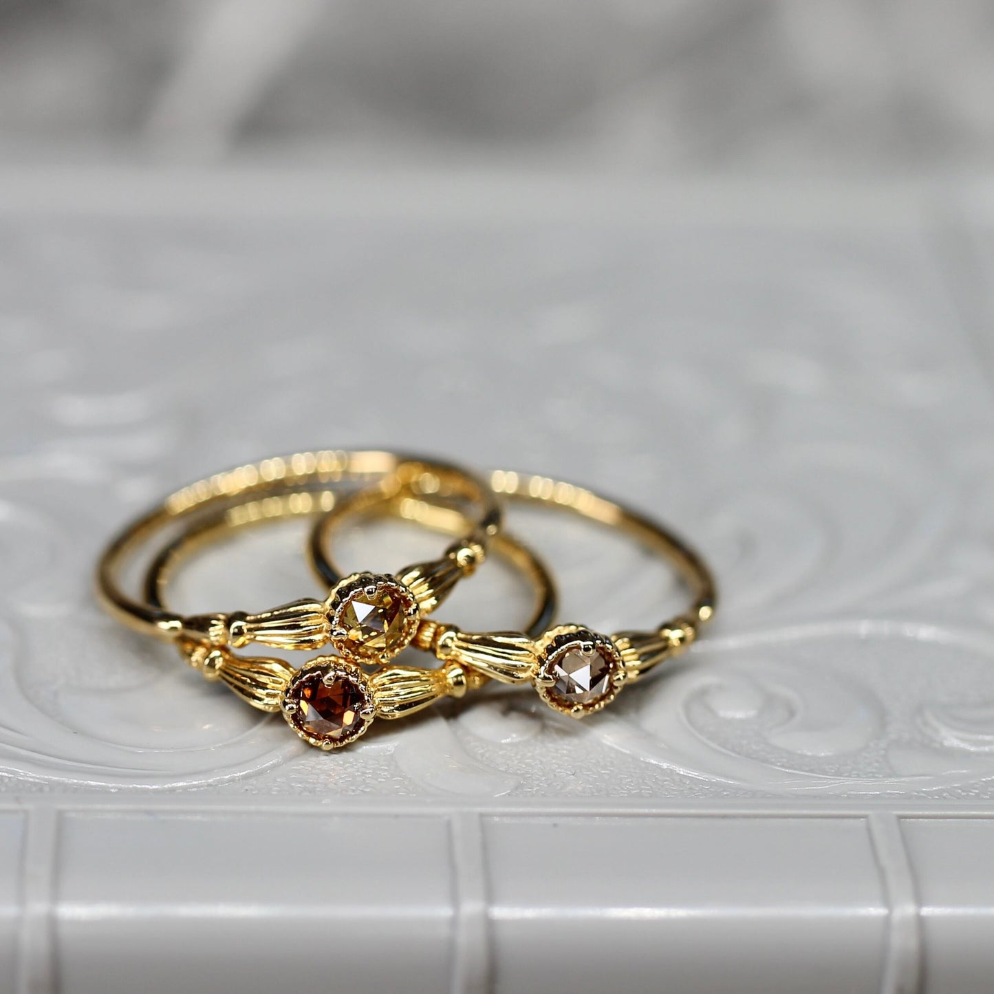 ローズカットブラウンダイヤモンド0.1ct K10YG ミルフレーム×アンティークアーム