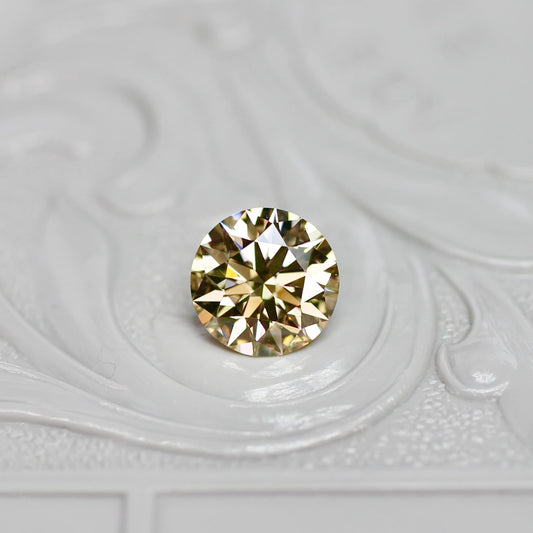 シャンパンブラウンダイヤモンド 0.895ct  VS-2  Excellent ラウンドブリリアントカット【MJ2678】