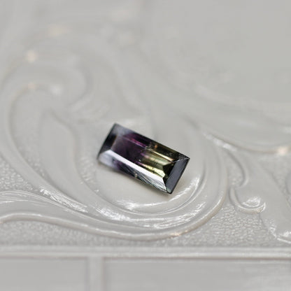 スクエアカット パーティーカラード トルマリン 0.73ct  7.7mm×3.4mm×2.2mm【MJ2575】