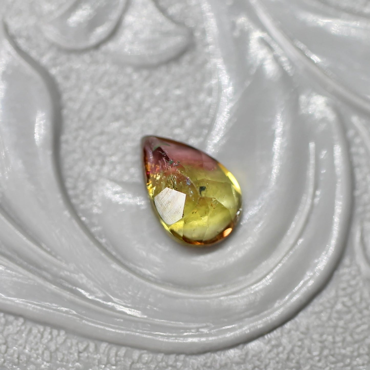 ペアシェイプ パーティーカラード トルマリン 0.45ct  6.0mm×4.0mm×2.6mm【MJ2571】