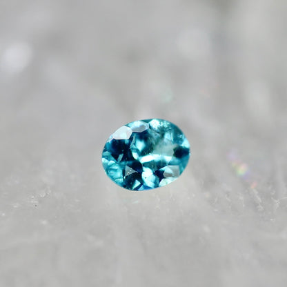 パライバトルマリン 0.05ct オーバルカット 2.8mm×2.1mm×1.3mm【MJ2550】