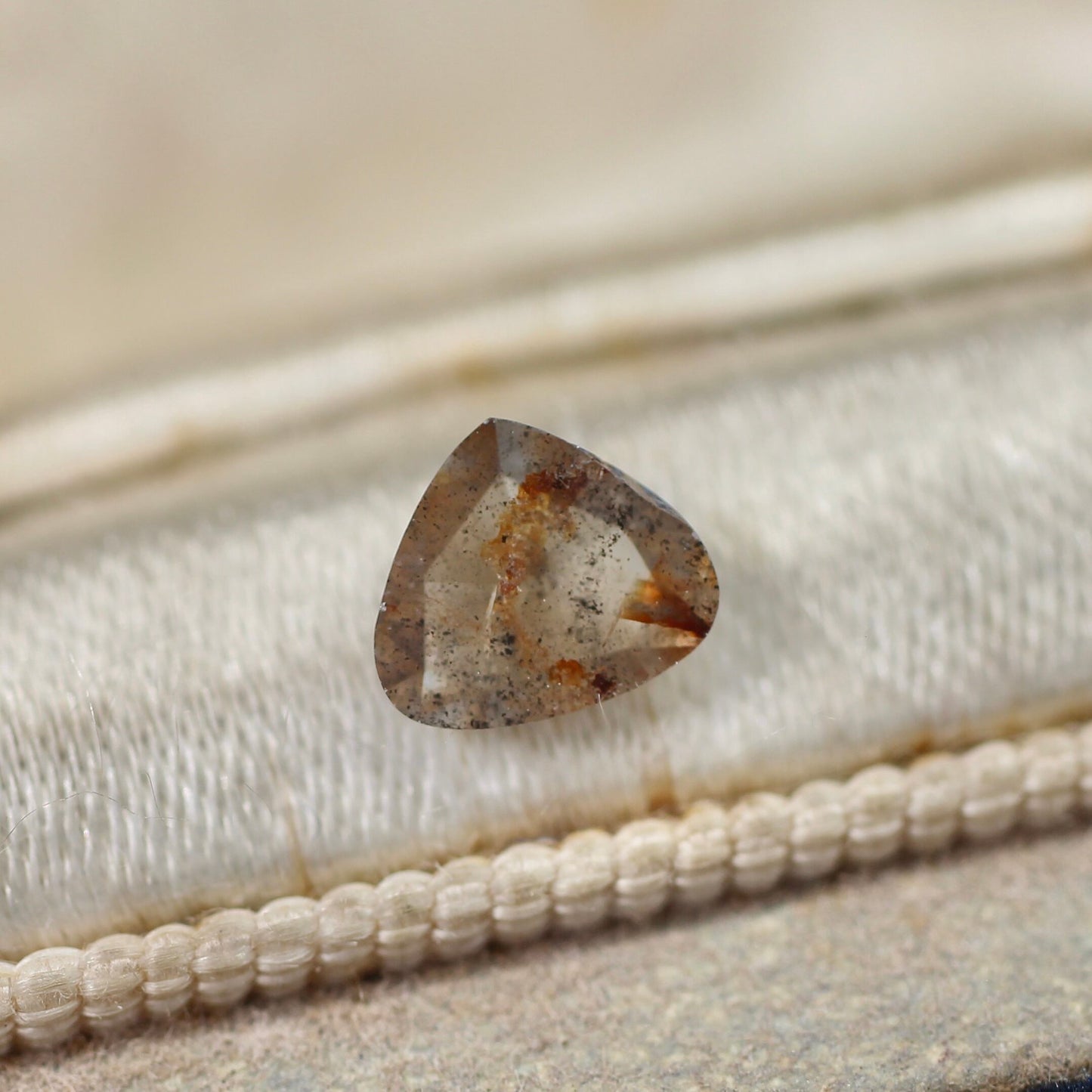 マロンカット ナチュラルダイヤモンド 0.44ct 4.8mm×5.6mm-1.3mm 【MJ2486】