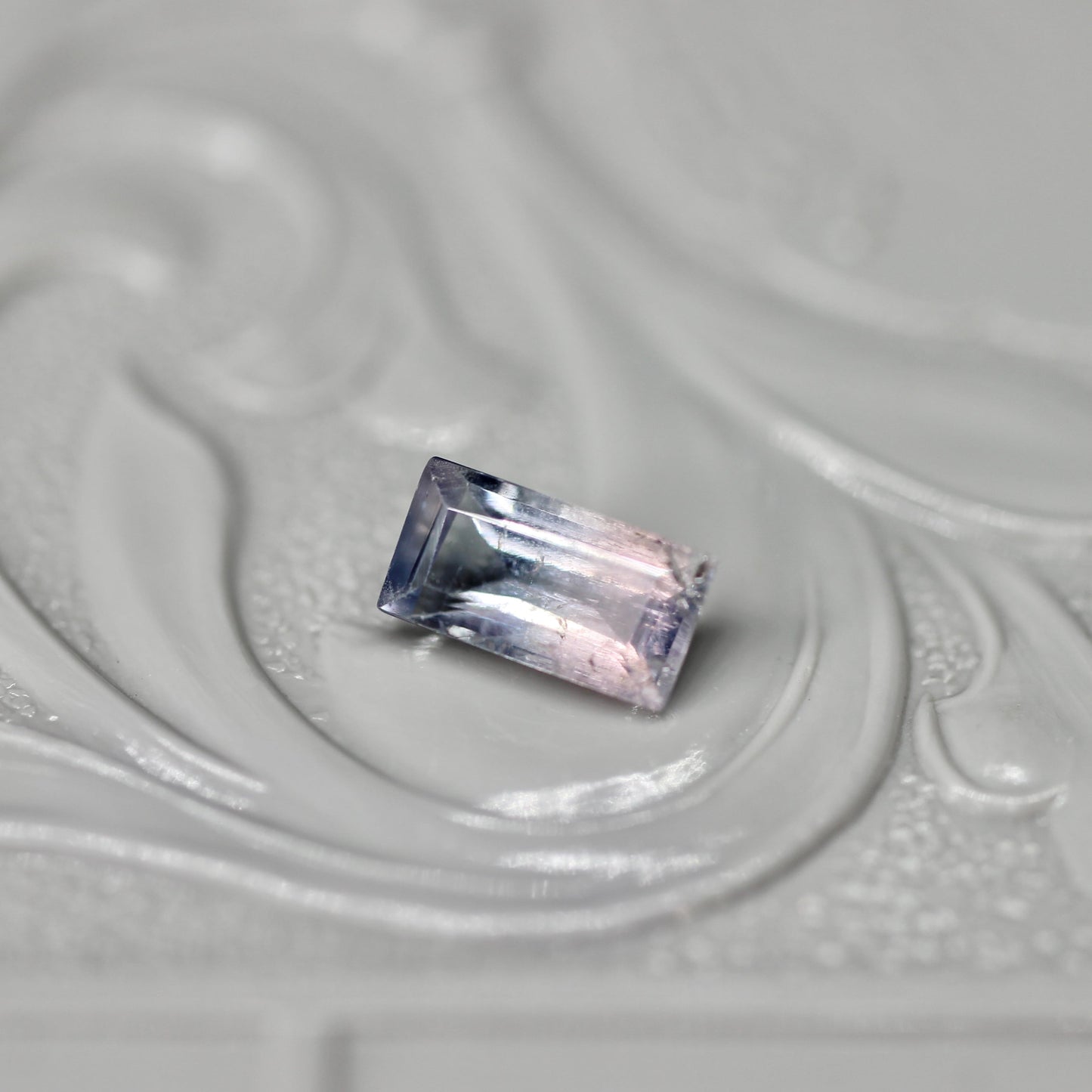 スクエアカット パーティーカラードトルマリン  0.53ct  5.9mm×3.0mm×2.3mm【MJ2574】