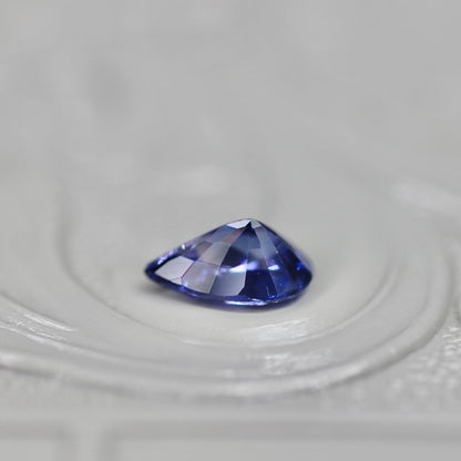 バイカラーサファイア 0.42ct ペアシェイプ 6.1mm×3.9mm×2.9mm【MJ2630】