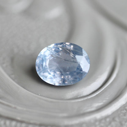 非加熱サファイア 0.49ct 5mm×4mm オーバルカット 【MJ2436】