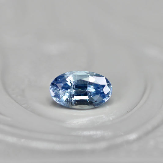 モンタナサファイア 0.27ct オーバルカット  4.9mm×2.9mm×2.2mm【MJ2734】