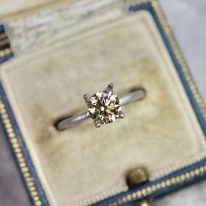 シャンパンブラウンダイヤモンド 0.895ct  VS-2  Excellent ラウンドブリリアントカット【MJ2678】