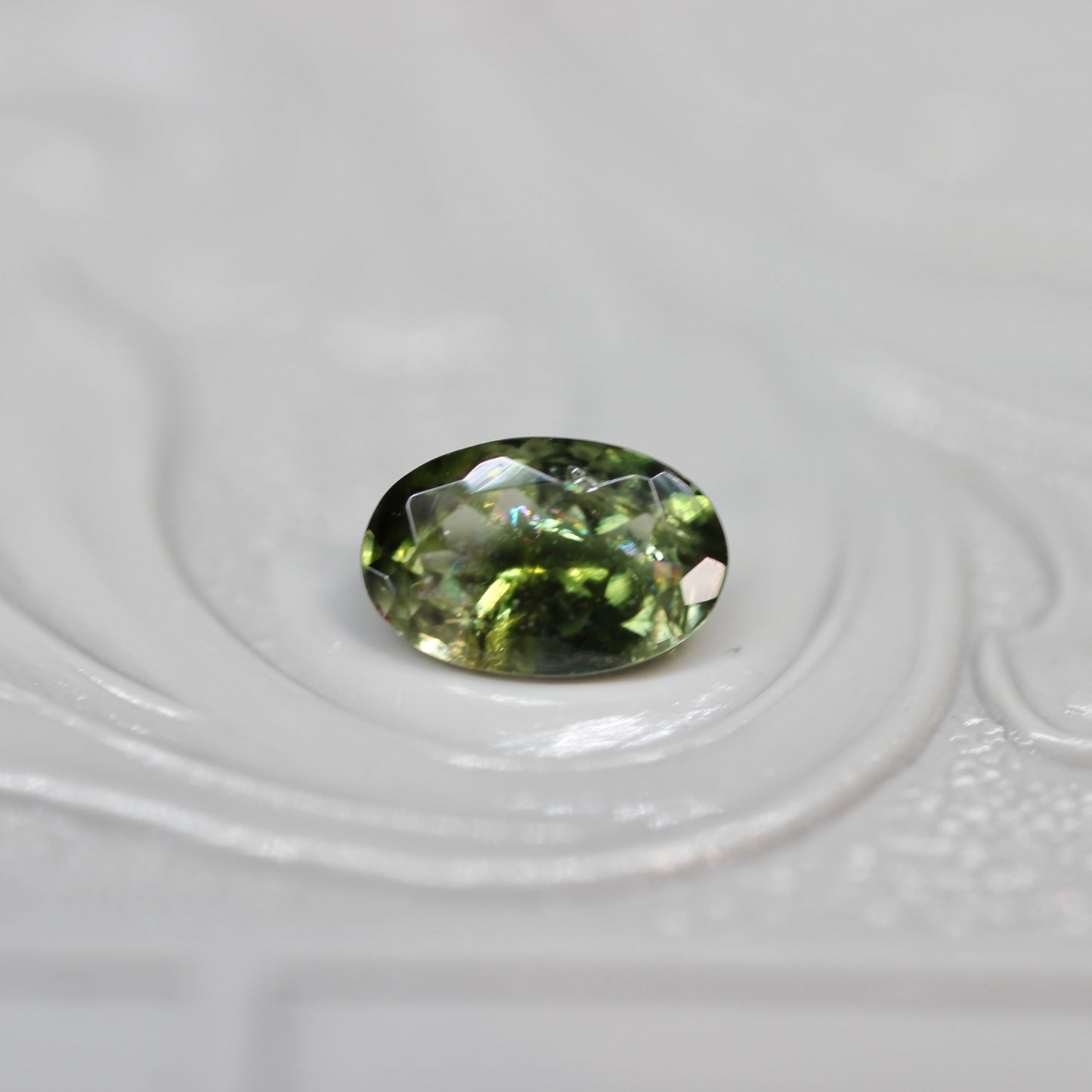 オーバルカット バイカラートルマリン 0.42ct  5.8mm×3.6mm×2.2mm【MJ2576】