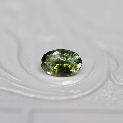 オーバルカット バイカラートルマリン 0.42ct  5.8mm×3.6mm×2.2mm【MJ2576】