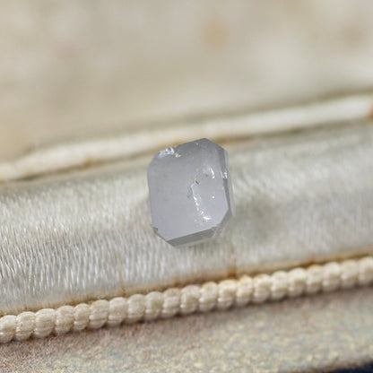 エメラルドローズカット ナチュラルダイヤモンド 0.82ct 5.3mm×4.2mm-2.3mm 【MJ2492】