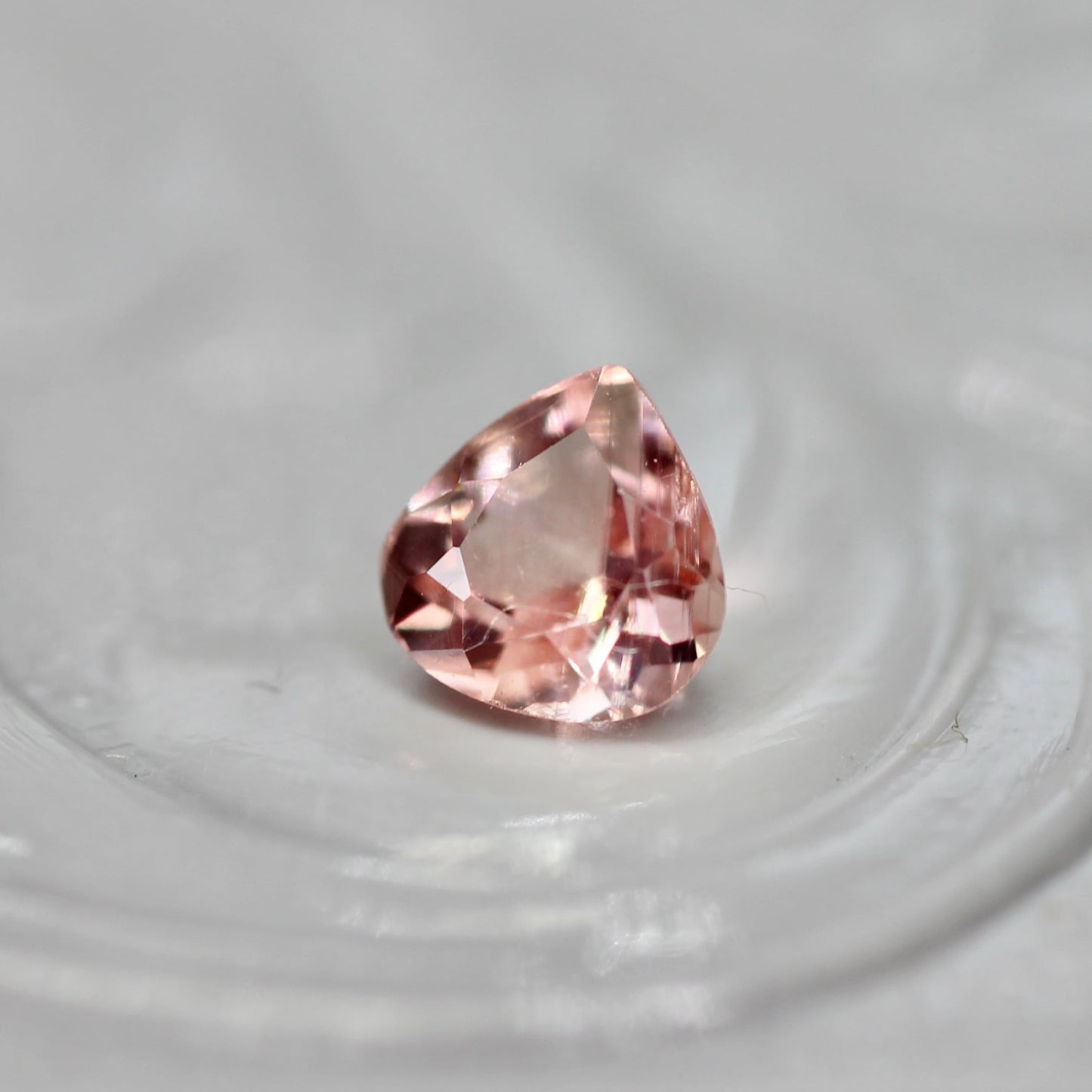 ラブラドライト 0.23ct マロンカット 4.2mm×4.1mm×2.9mm【MJ2567】