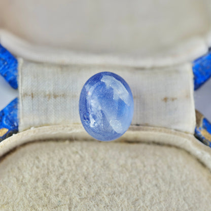 成長線入りサファイア 2.76ct カボションカット 8.5mm×6.7mm×4.1mm【MJ2938】