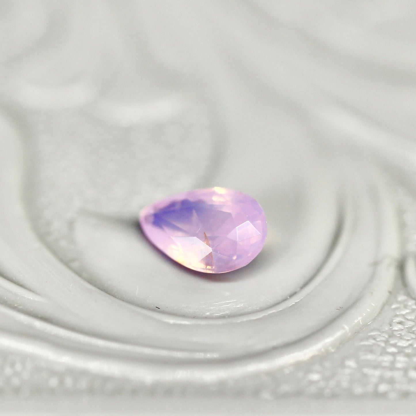 ペアシェイプカット シルキーパープルピンクサファイア　0.26ct  4.7mm×2.9mm×1.7mm 【MJ2522】