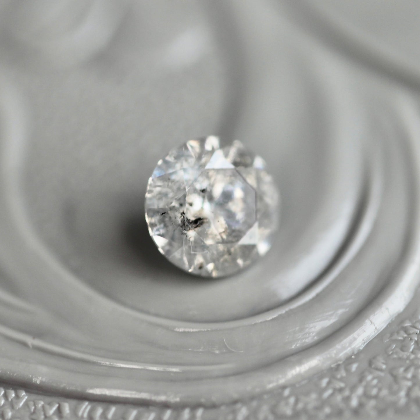 ソルトアンドペッパーダイヤモンド 0.36ct 4.5mm 【MJ2445】