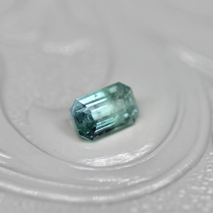 バイカラートルマリン 0.27ct エメラルドカット 4.6mm×3.0mm×2.5mm【MJ2666】