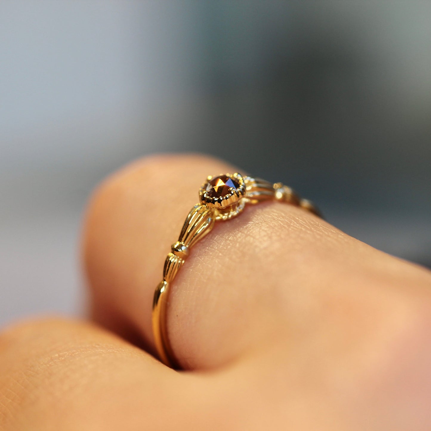 ローズカットブラウンダイヤモンド0.1ct K10YG ミルフレーム×アンティークアーム