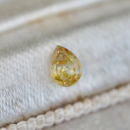 ペアシェイプカット ナチュラルダイヤモンド 0.230ct 4.2mm×3.2mm-1.9mm 【MJ2477】