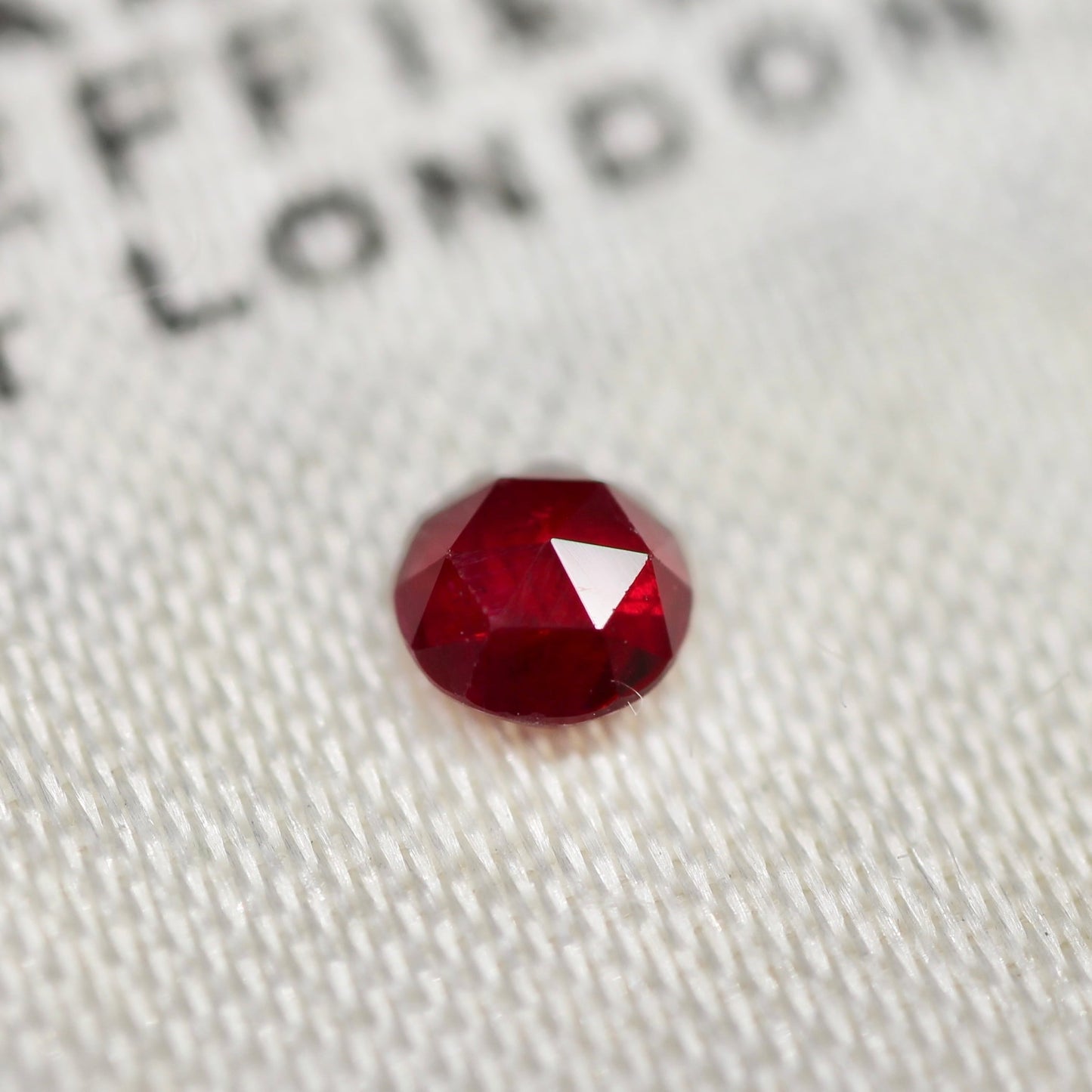 ルビー 0.17ct 3mm ローズカット【MJ2540】