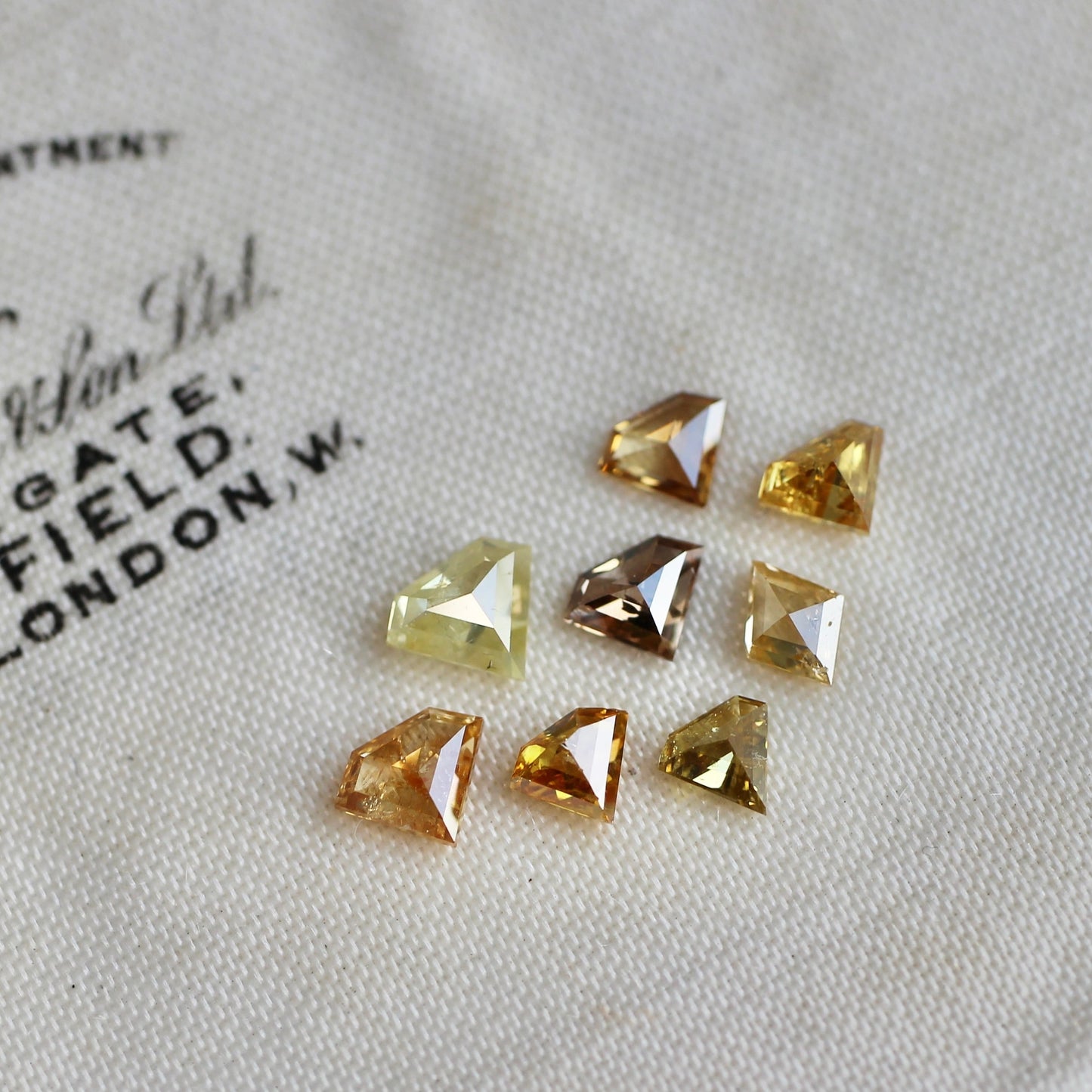 ダイヤカット ブラウンダイヤモンド 0.2ct 3.5mm×4.5mm-2.0mm 【MJ2467】