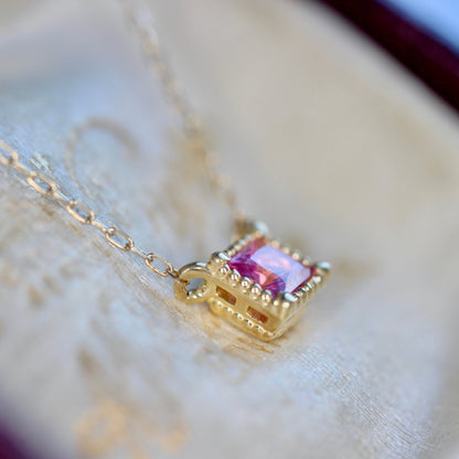 アヤナスピネル 0.16ct 3mm×3mm K18YG ミルフレーム ネックレス 【MJ2408】